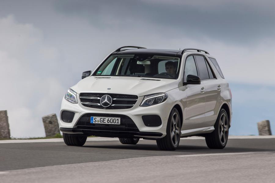  Mercedes-Benz GLE400 4Matic AMG Line 2015 года  (фото 1 из 3)